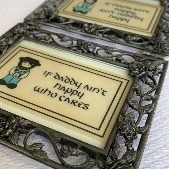 Fun placards - making fun of daddy 😝 - Picture 6 of 6